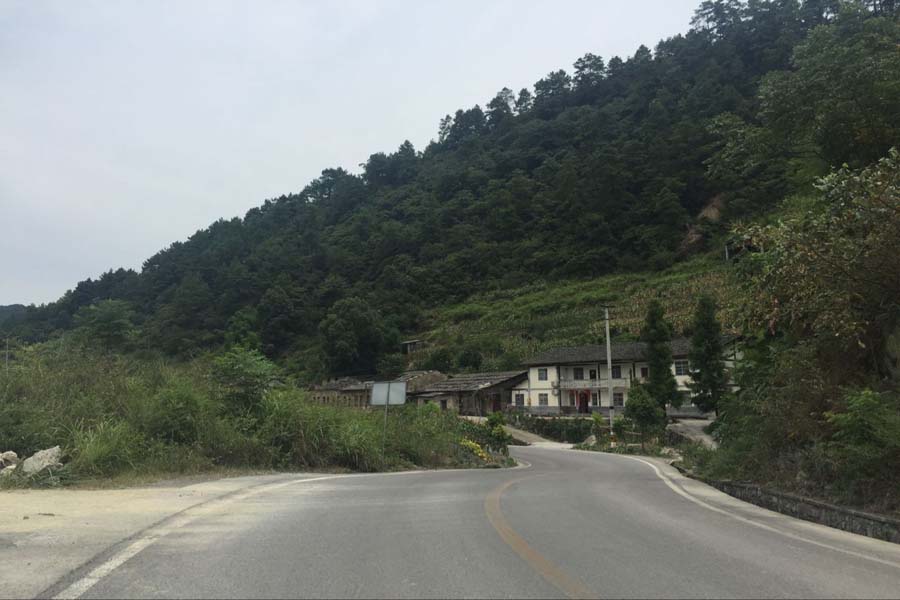 重慶市南川區(qū)南平鎮(zhèn)紅山村的4宗商住用土地使用權(quán)及房屋司法拍賣公告